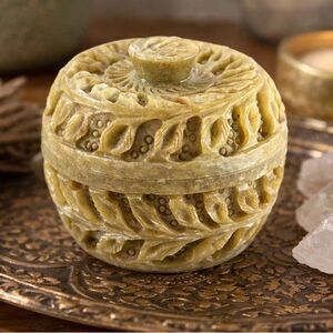 Hand Carved Indian Soapstone Trinket Box Floral Pierced Jali Design 2.5” x 3”